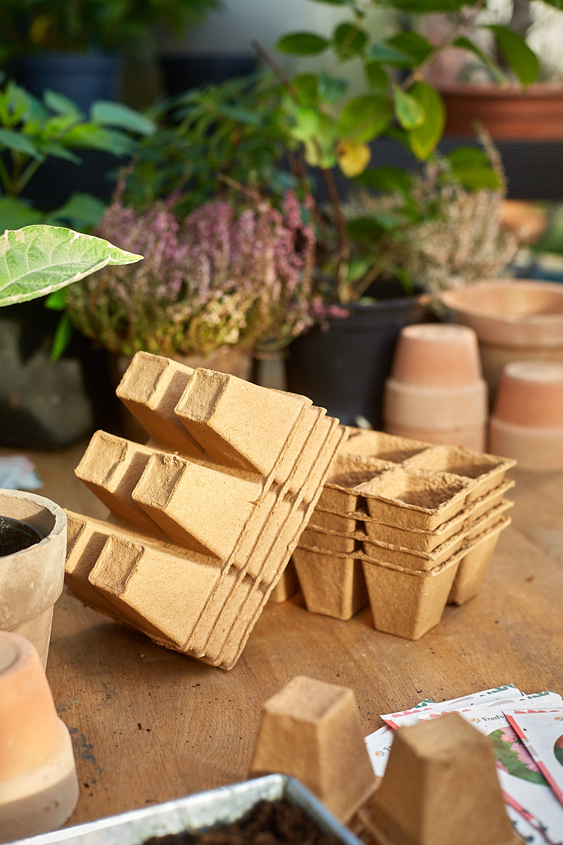 Firkantet fiberpottebakke 6 x 6 cm. 48 stk. (6 x 8 stk)